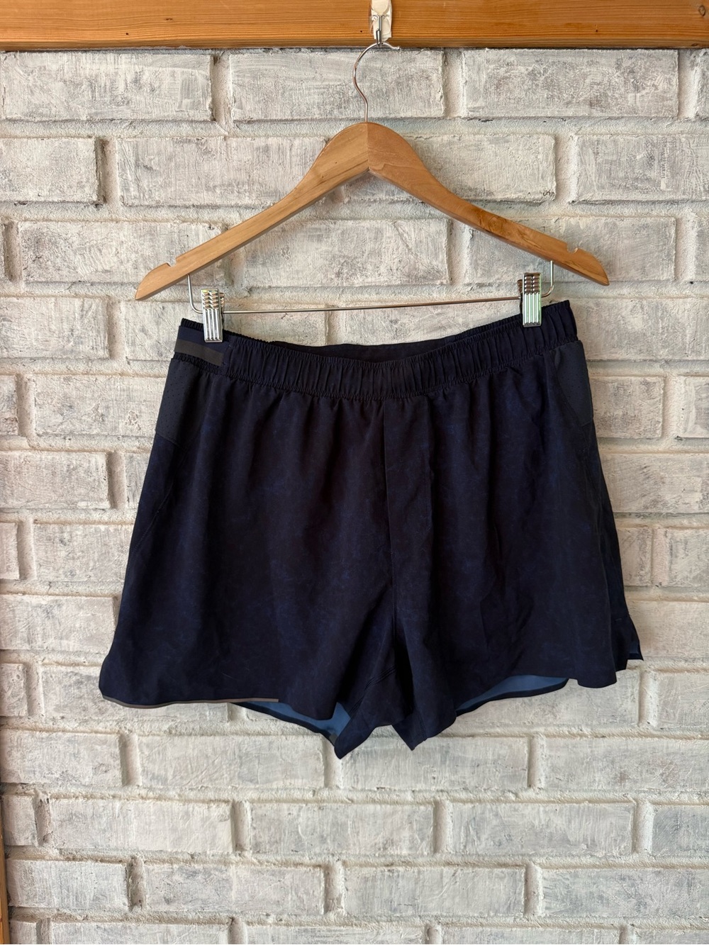 Lululemon  Black Pull-On Athletic Shorts with Elastic Waist #gymwear
